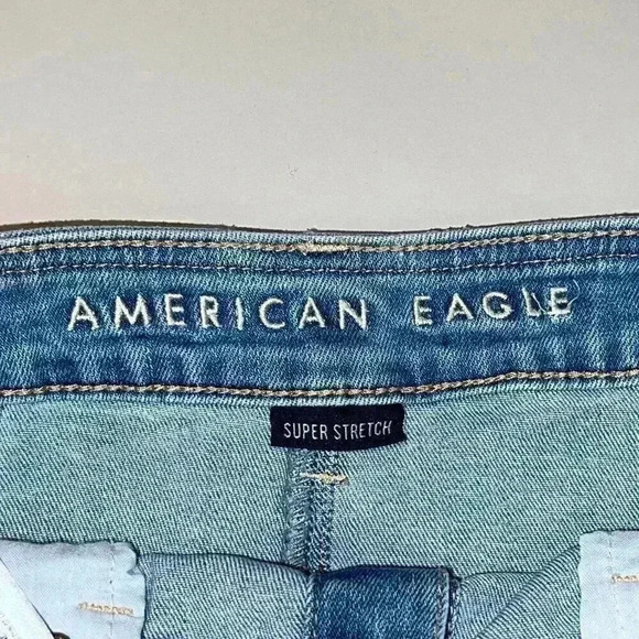 Like new**American Eagle Denim Skirt Size 2 - Picture 2 of 3